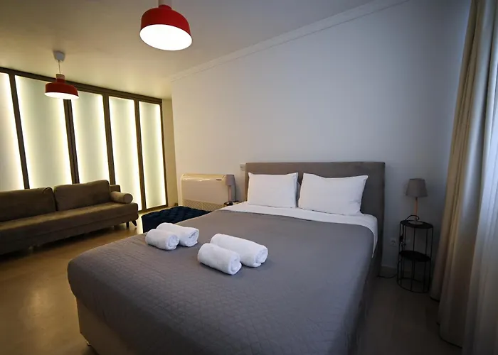 Tsakalof 10 Central By Zeussuites
